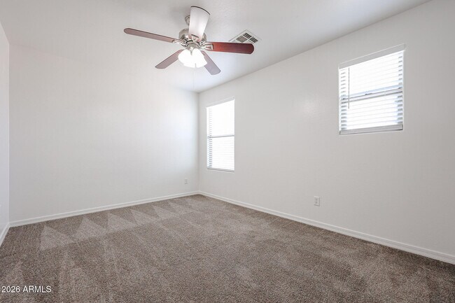 Building Photo - 41298 W Park Hill Dr
