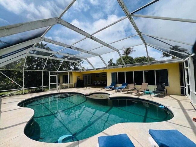 Building Photo - 7834 Edgewater Dr