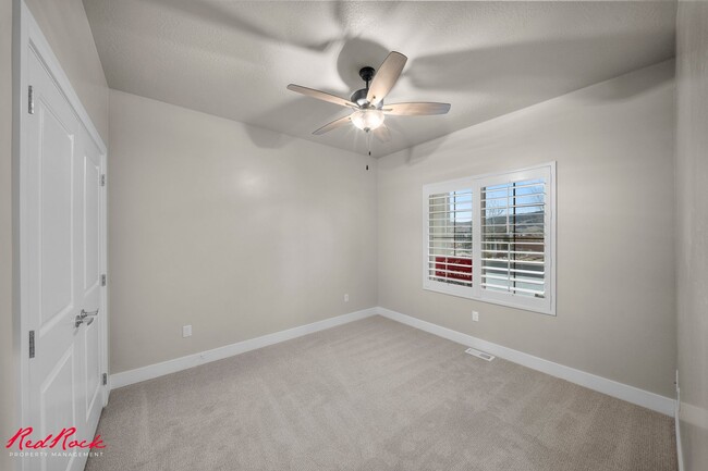 Building Photo - Beautiful and Modern 5 Bedroom Home in Cedar City!