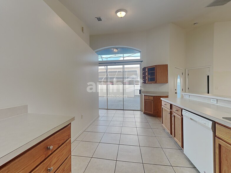 Building Photo - 1144 Jaybee Ave