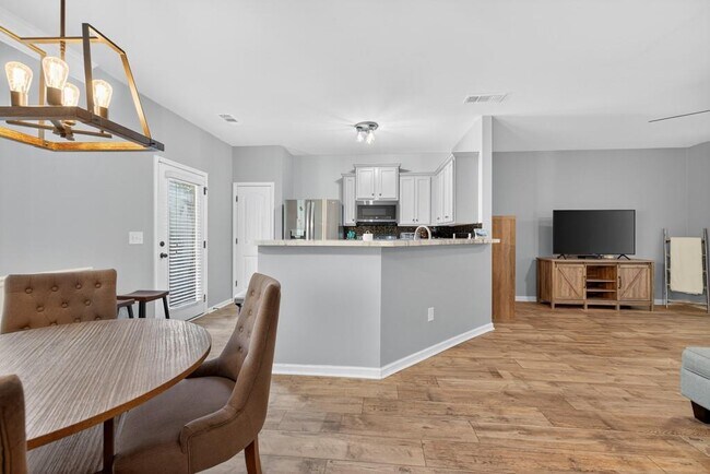 Building Photo - 256 Valley Xing