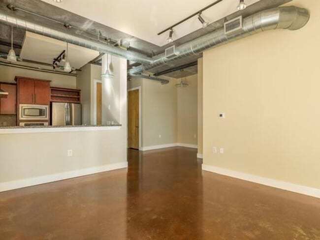 Building Photo - Fabulous 2 Bedroom/2 Bath Condo in Excellent Location