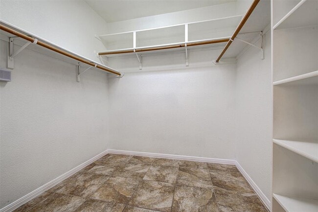 Building Photo - 6005 Sierra Leon