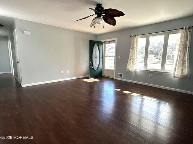 Building Photo - 185 Ravenwood Blvd