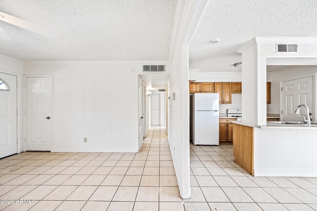 Building Photo - 2208 N 47th Ln