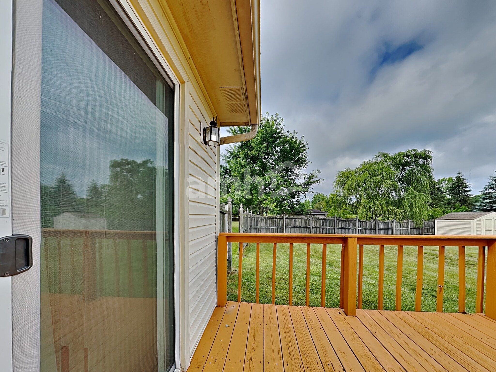 Building Photo - 408 N Shore Ct