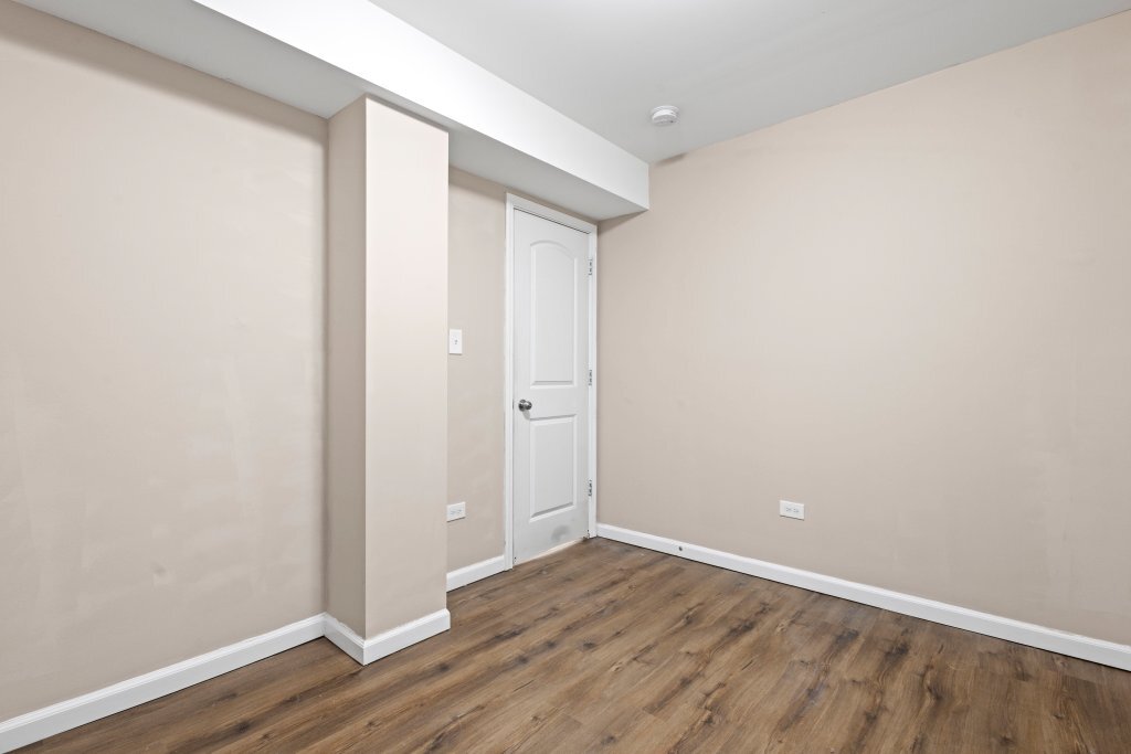 Building Photo - 2315 S 59th Ct