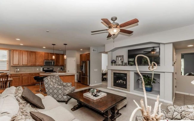 Building Photo - Stunning 4 Bedroom Elkhorn Home!!