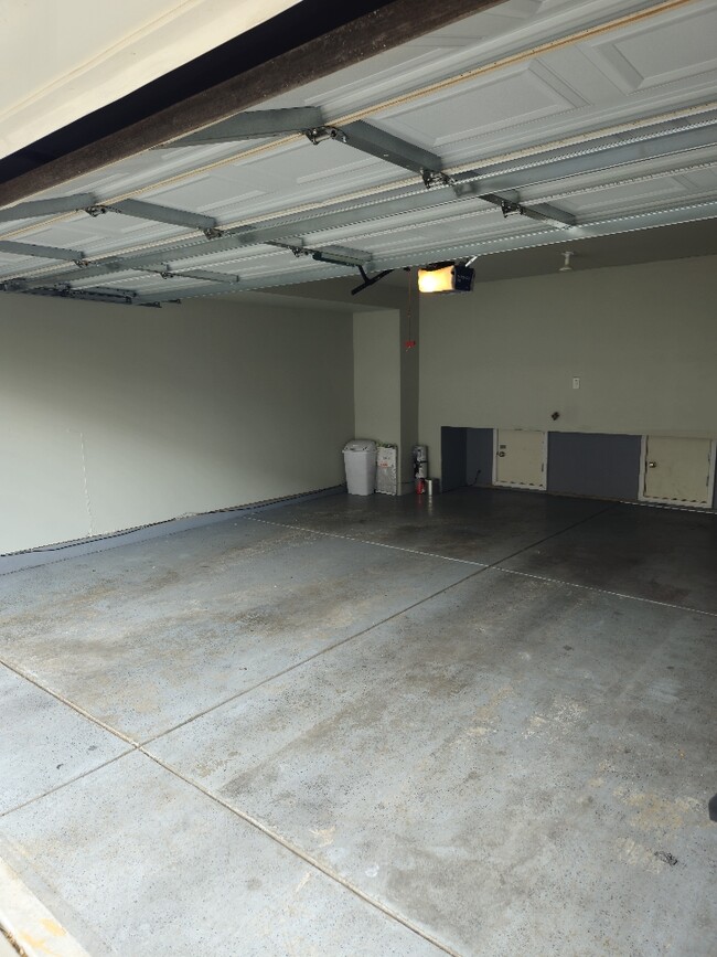 Building Photo - 2013 Squawbush Ridge Grv