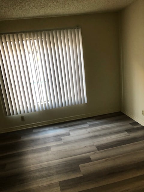 Building Photo - 1325 Hoover S St