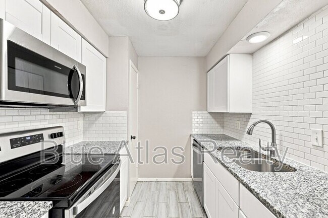 Building Photo - 3609 Galaxie Dr