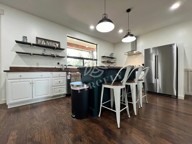 Building Photo - 3425 Ponderosa Lp