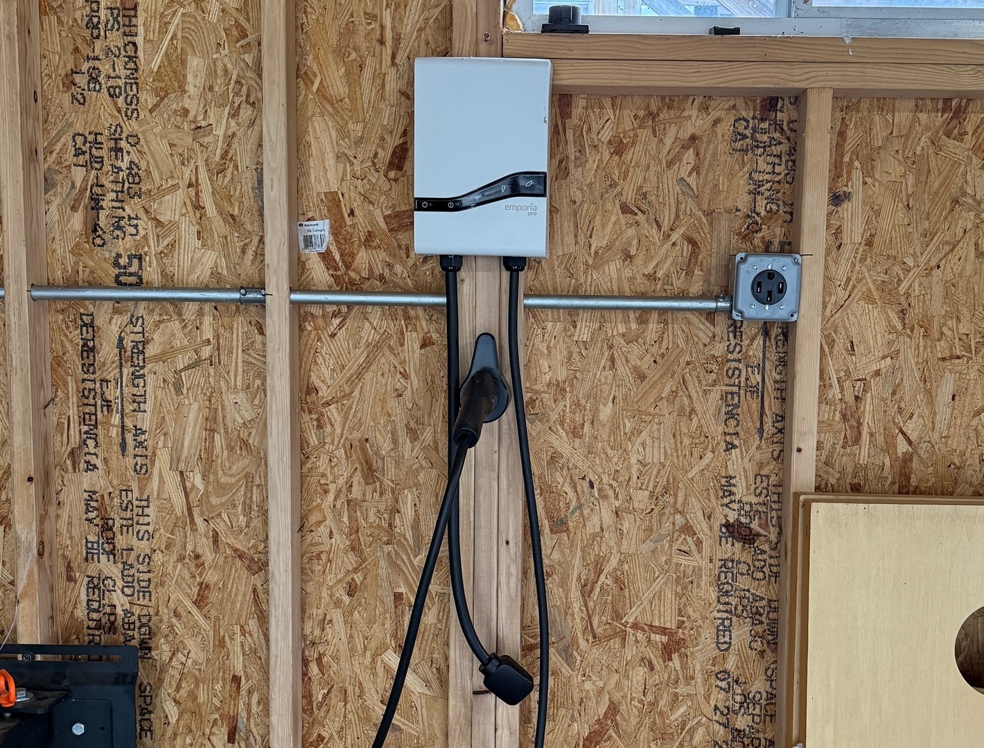 Building Photo - 5240 W Winnemac Ave