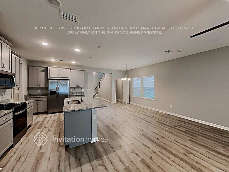 Building Photo - 454 Chandler Dr