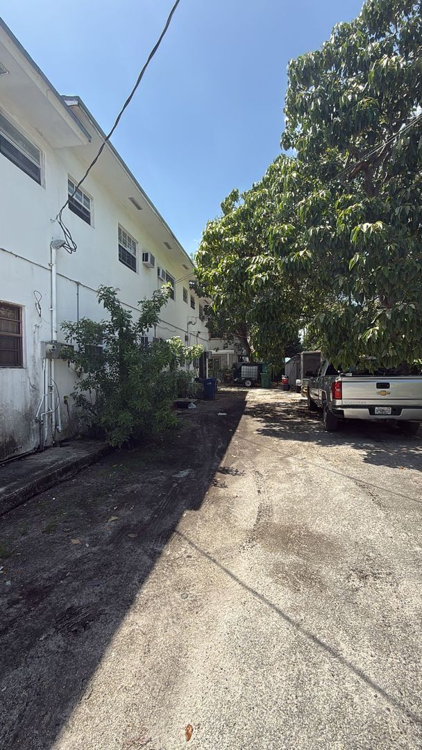 Building Photo - JKRK Miami - 1625
