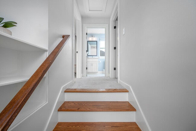 Building Photo - 303 Spruce St