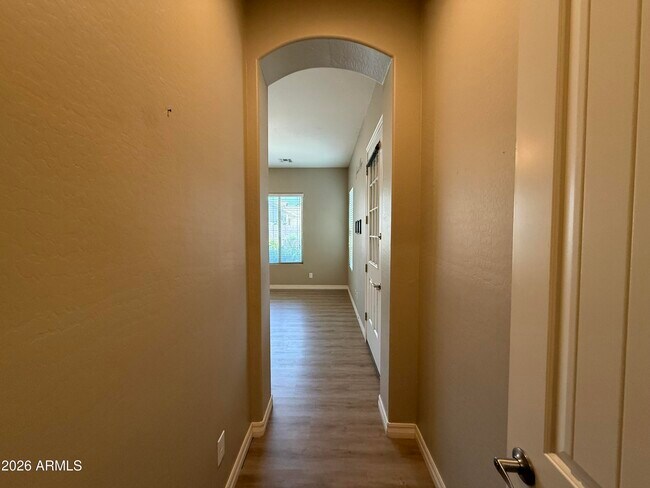 Building Photo - 4045 S Camellia Dr