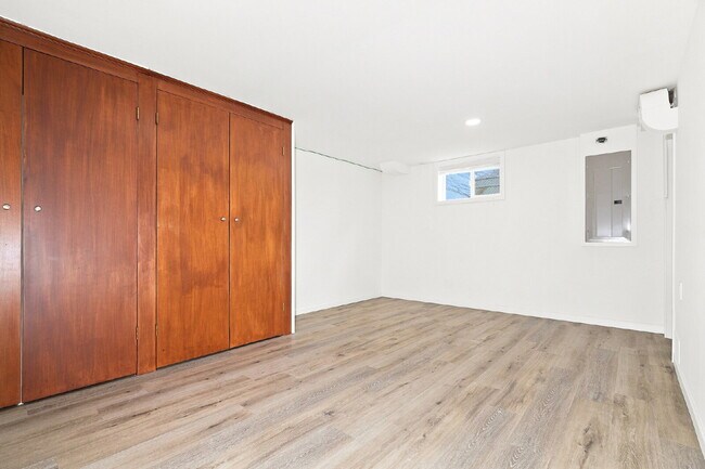 Building Photo - Beautiful Magnolia Home with Updated Kitchen, Spacious Yard & Flexible Living Space!- Available N...