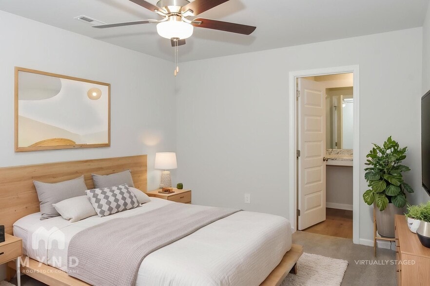 Building Photo - 161 Olde Hearth Rd