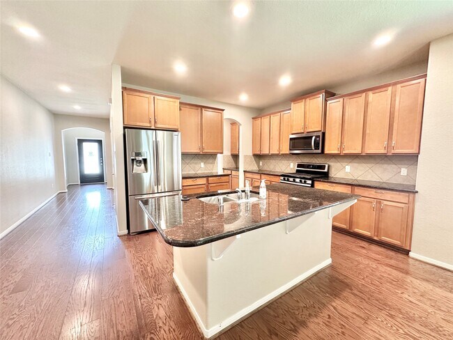 Building Photo - 25323 Lisburn Dr
