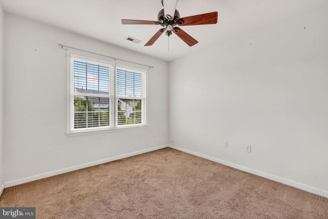 Building Photo - 33 Wild Rose Dr