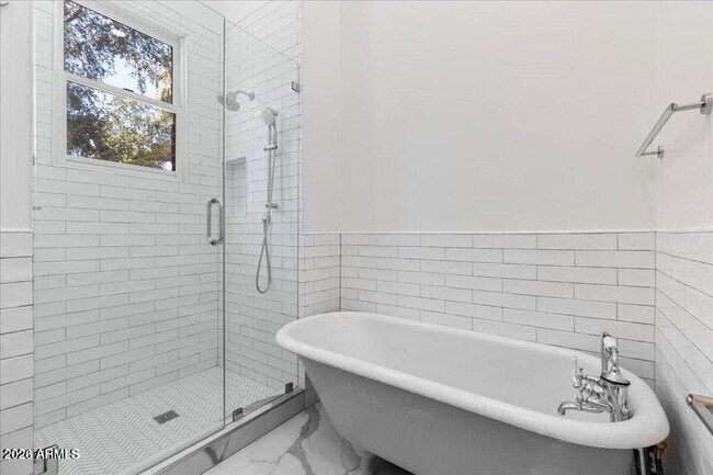 Building Photo - 825 N 3rd Ave