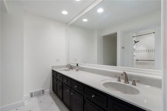 Building Photo - 3088 Majestic Cir