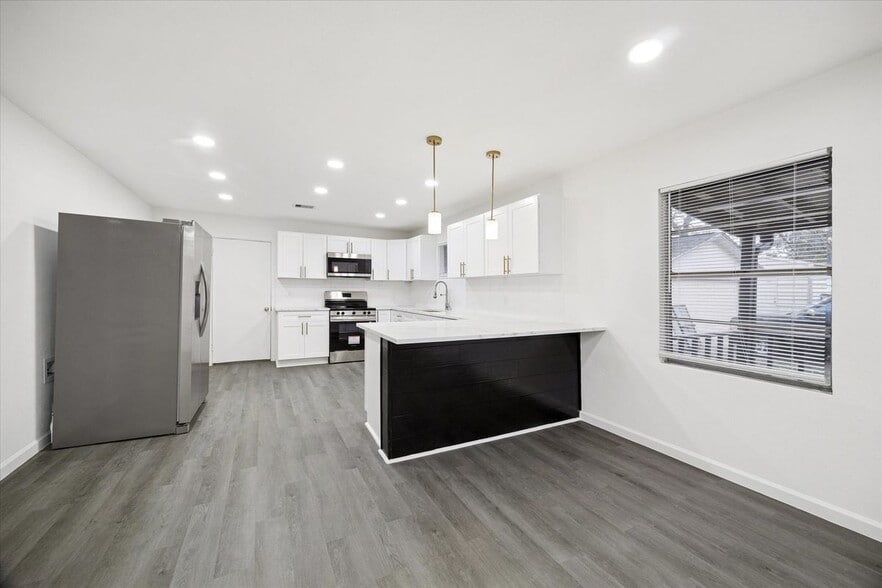 Building Photo - 1500 Harvard St