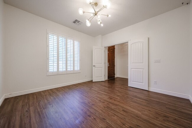 Building Photo - 2744 E Donato Dr