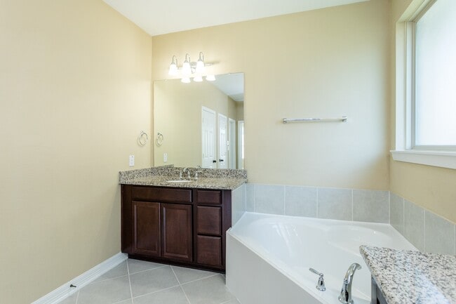 Building Photo - 7810 Deep Green Dr