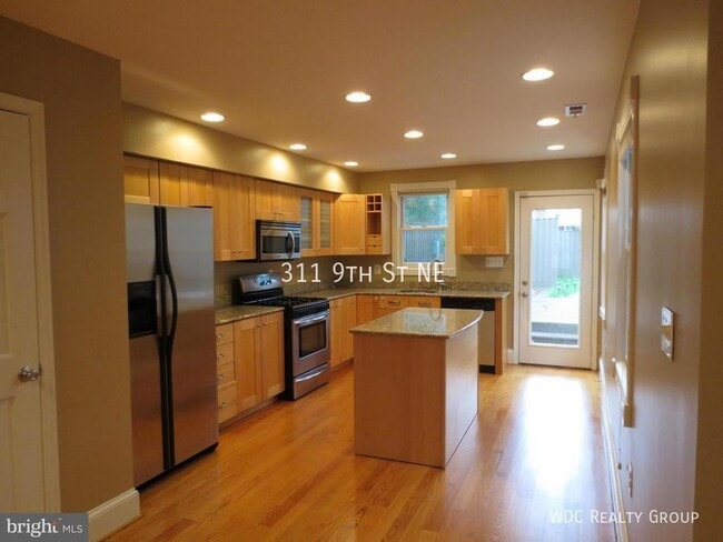 Building Photo - 311 9th St NE