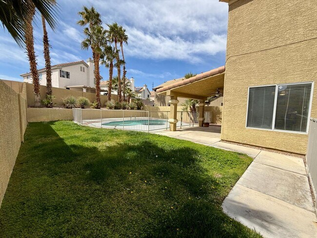 Building Photo - Amazing Peccole Ranch Home 4 beds & Pool