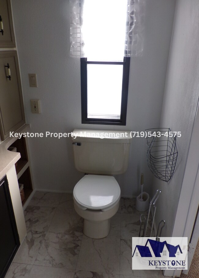 Building Photo - 886 S Dante Dr