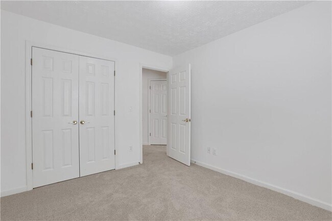 Building Photo - 3208 Juniper Dr