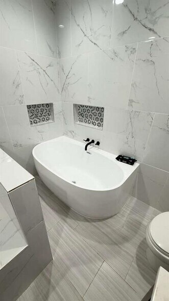 Building Photo - 3400 Spalding Dr