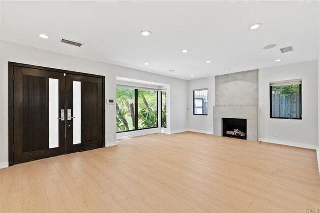 Building Photo - 15221 Valley Vista Blvd