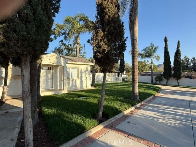 Building Photo - 6576 Lorena Ave