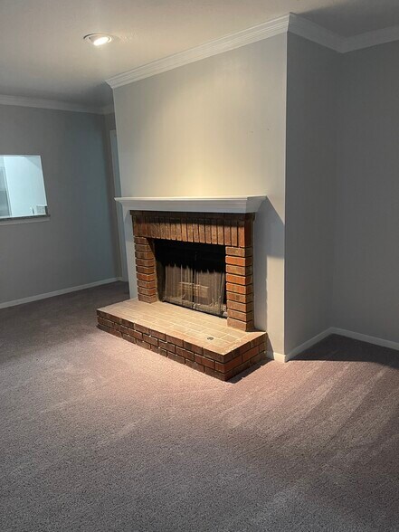 Building Photo - 5526 Mountain Springs Cir