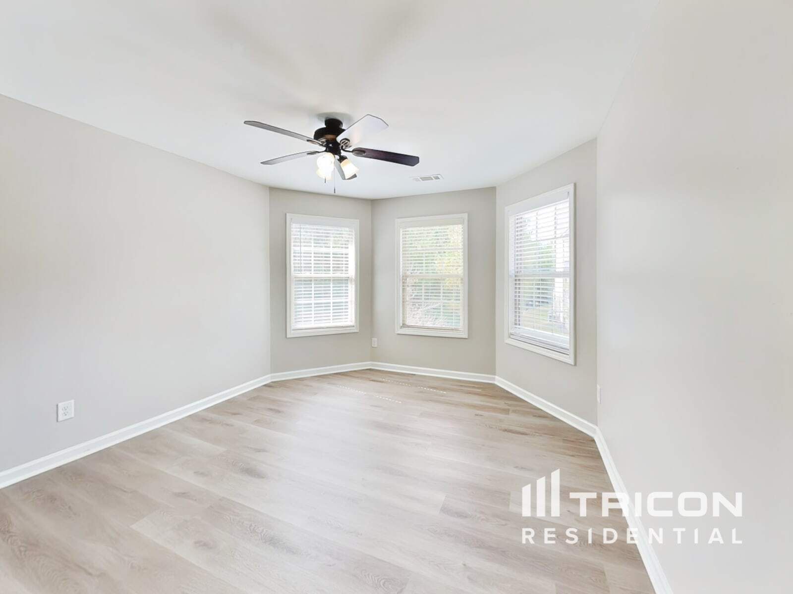 Building Photo - 2974 Olivine Dr SE
