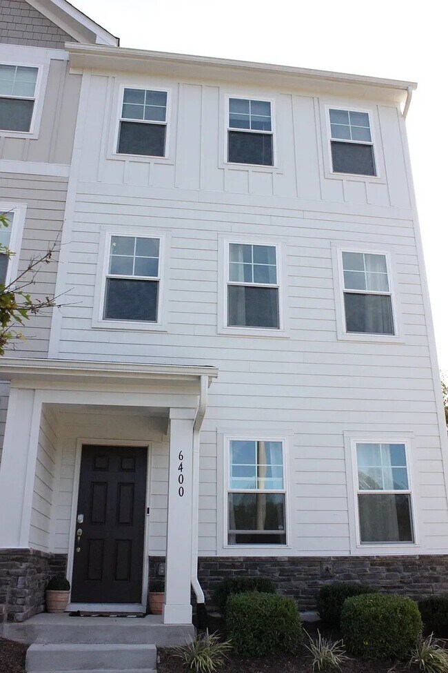 Primary Photo - 6400 Astor Elgin St