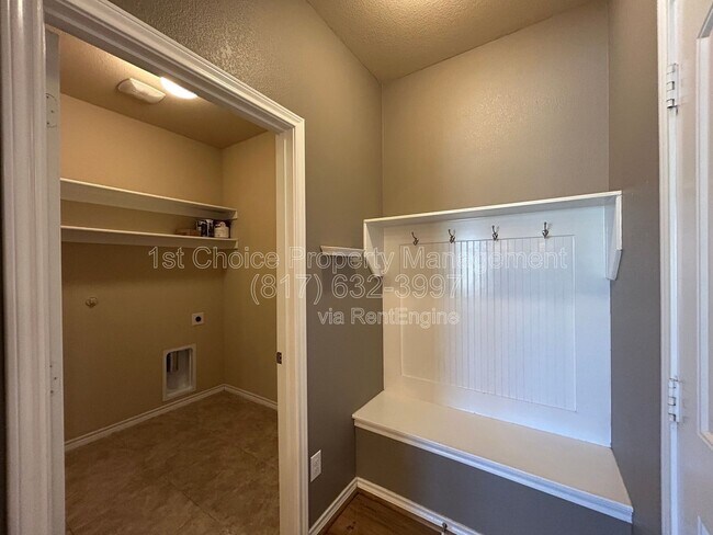 Building Photo - 15736 Barton Ridge Dr