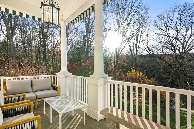 Building Photo - 448 Long Ridge Rd