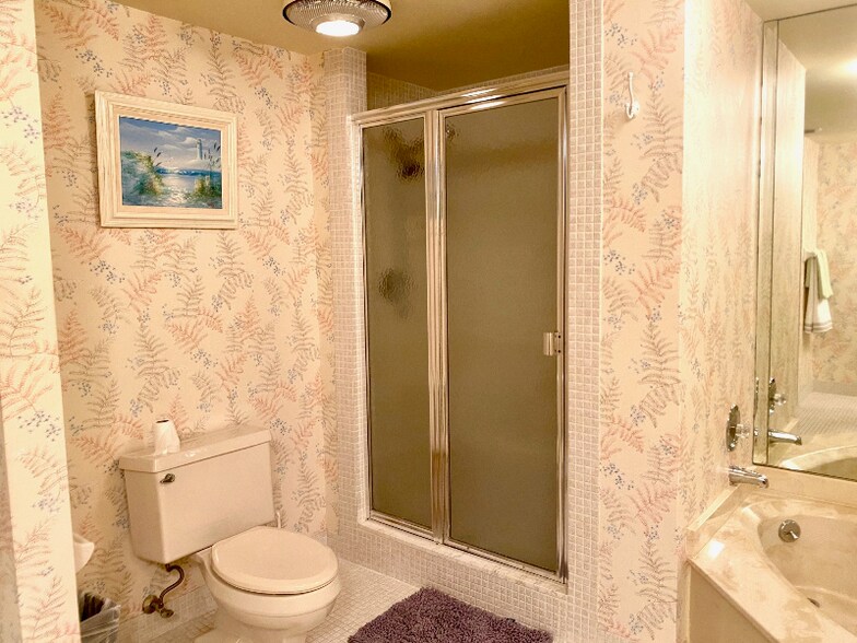Building Photo - 5601 Jimmy Buffett Mem Hwy