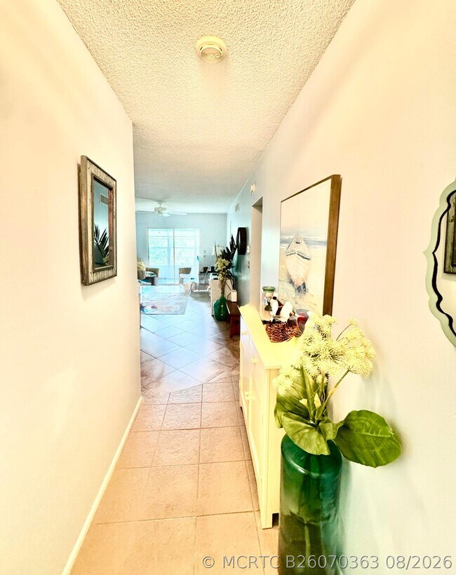 Building Photo - 1100 Ponce De Leon Cir