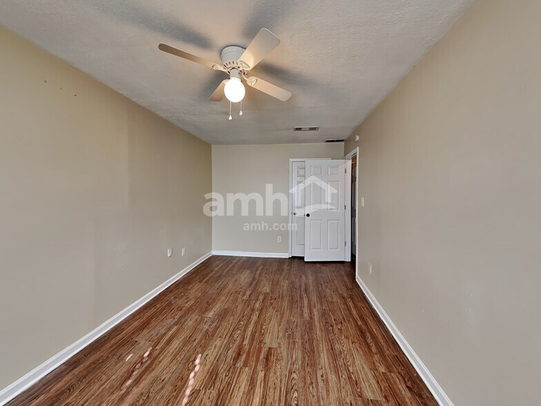 Building Photo - 4170 Monarch Dr