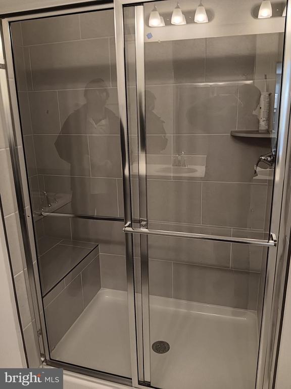 Building Photo - 4951 Longmire Wy