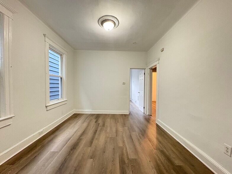 Building Photo - 346 Armstrong Ave
