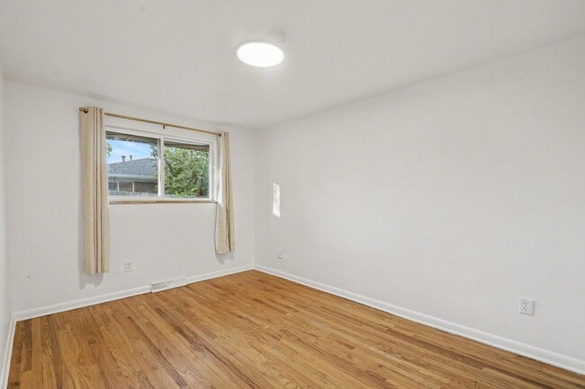 Building Photo - 535 S Quitman St