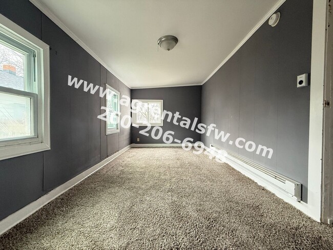 Building Photo - 3 Bedroom House - $300 off first month's rent