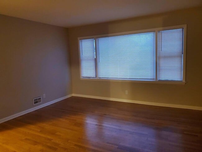 Building Photo - 8131 W Villard Ave